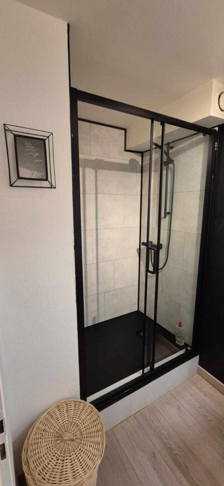 Nouveau !! Appartement Confortable Totalement Renove Avec Parking Gratuit - Hypercentre De Nancy Luaran gambar